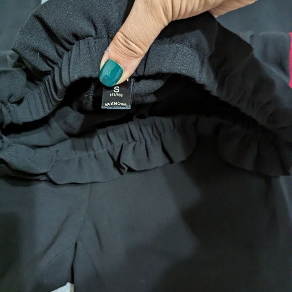 Black pants - Picture 2 of 3